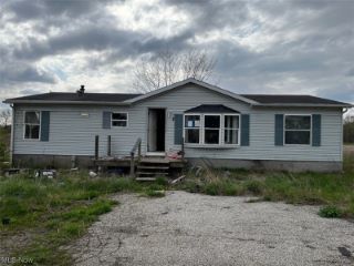 Foreclosed Home - 9019 STATE ROUTE 46, 44450