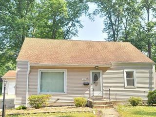 Foreclosed Home - 1825 MAPLEWOOD ST NE, 44483