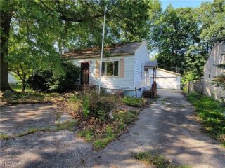 Foreclosed Home - 3439 SURREY RD SE, 44484