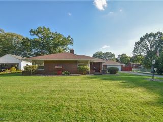 Foreclosed Home - 755 CRESTVIEW DR, 44512