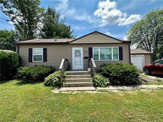 Foreclosed Home - 886 STARK DR, 44601
