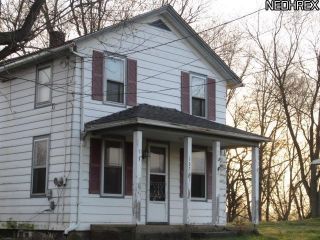 Foreclosed Home - 13761 WARWICK DR NW, 44614