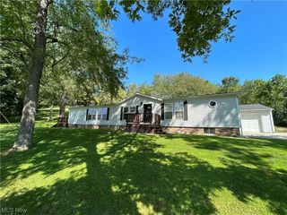 Foreclosed Home - 1021 BACON RD NW, 44615