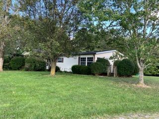 Foreclosed Home - 7060 CORTEZ RD SW, 44621