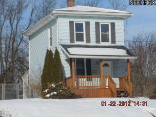 Foreclosed Home - 856 OAK AVE SE, 44646