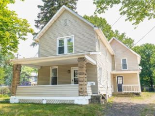 Foreclosed Home - 1726 ERIE ST S, 44646