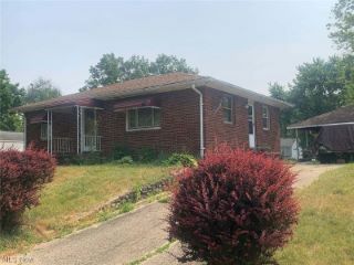 Foreclosed Home - 766 14TH ST SE, 44646