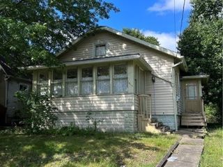 Foreclosed Home - 1817 12TH ST SE, 44646