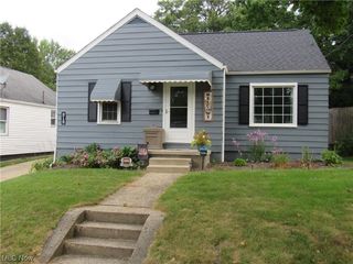 Foreclosed Home - 212 WILLOW AVE NE, 44646
