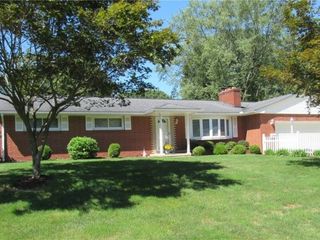 Foreclosed Home - 715 WOODVIEW DR NE, 44646