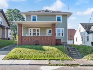 Foreclosed Home - 739 COMMONWEALTH AVE NE, 44646