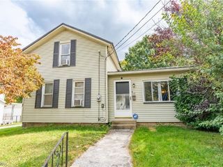 Foreclosed Home - 318 12TH ST NW, 44647