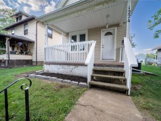 Foreclosed Home - 1224 BORDEN AVE SW, 44647
