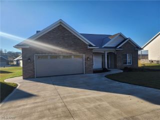 Foreclosed Home - 5201 FALCON DR, 44654
