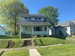 Foreclosed Home - 555 W Oregon Ave, 44672
