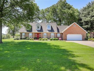 Foreclosed Home - 4564 GARBER DR NW, 44680