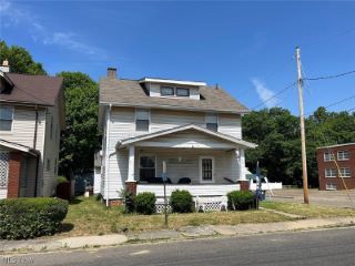 Foreclosed Home - 1321 GIBBS AVE NE, 44705