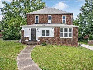 Foreclosed Home - 2823 COLUMBUS RD NE, 44705