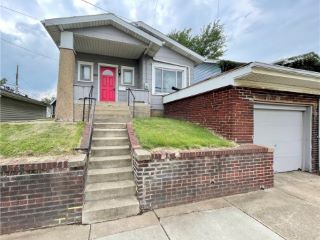 Foreclosed Home - 1211 HARRISON AVE SW, 44706