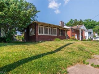 Foreclosed Home - 2015 WASHINGTON BLVD NW, 44709