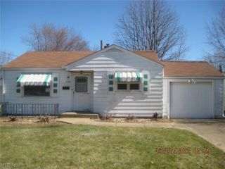 Foreclosed Home - 1234 ROSLYN AVE SW, 44710
