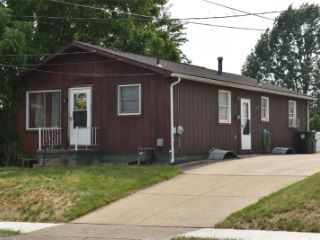 Foreclosed Home - 1143 ARDMORE AVE SW, 44710