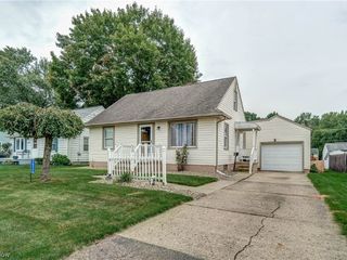 Foreclosed Home - 4932 ARBOR RD SW, 44710