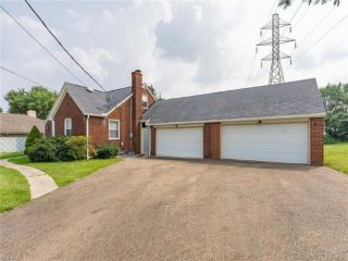 Foreclosed Home - 4164 FULTON DR NW, 44718