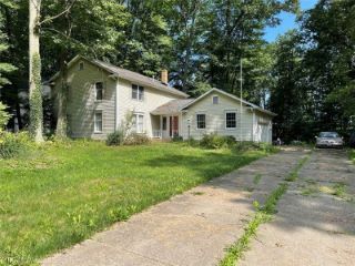 Foreclosed Home - 6593 AMBLEWOOD ST NW, 44718