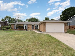 Foreclosed Home - 423 MEADOW LN, 45067