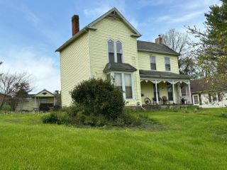 Foreclosed Home - 106 N 1ST ST, 45113