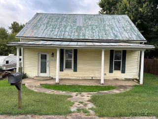 Foreclosed Home - 312 E 7TH ST, 45144