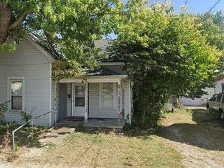 Foreclosed Home - 302 N WALL ST, 45177
