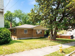 Foreclosed Home - 1271 BEECH AVE, 45205