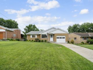 Foreclosed Home - 3153 DICKINSON AVE, 45211