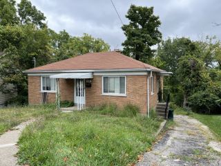 Foreclosed Home - 3330 CAVANAUGH AVE, 45211