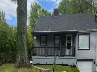 Foreclosed Home - 483 MARION RD, 45215