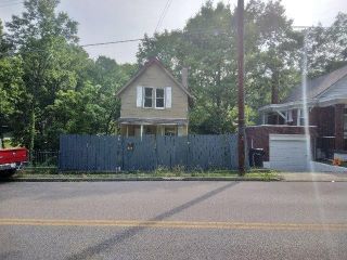 Foreclosed Home - 2025 BALTIMORE AVE, 45225