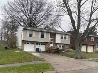 Foreclosed Home - 914 BEECHMEADOW LN, 45238