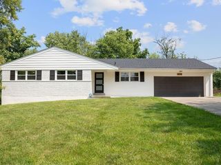 Foreclosed Home - 3678 MOORHILL DR, 45241