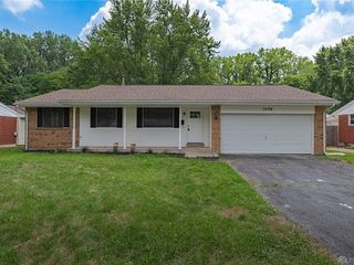 Foreclosed Home - 1426 WEDGEWOOD DR, 45324