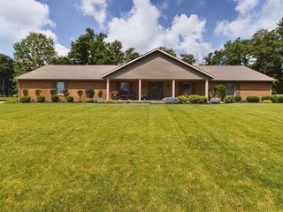 Foreclosed Home - 7556 RAVENWOOD DR, 45331