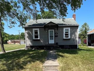Foreclosed Home - 465 S 9TH ST, 45342