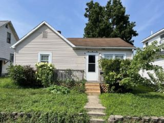 Foreclosed Home - 547 CEDAR ST, 45601