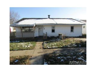 Foreclosed Home - 814 Hackney St, 45885