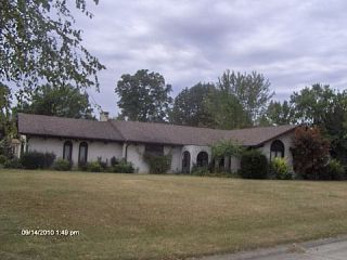 Foreclosed Home - 615 GREEN MEADOW DR, 46011
