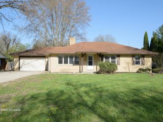 Foreclosed Home - 1620 Edgewood Dr, 46011