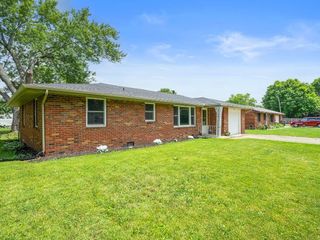 Foreclosed Home - 614 BELZER DR, 46011