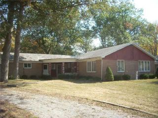 Foreclosed Home - 1104 GREENBRIAR DR, 46012