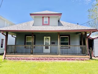 Foreclosed Home - 230 W VINYARD ST, 46012